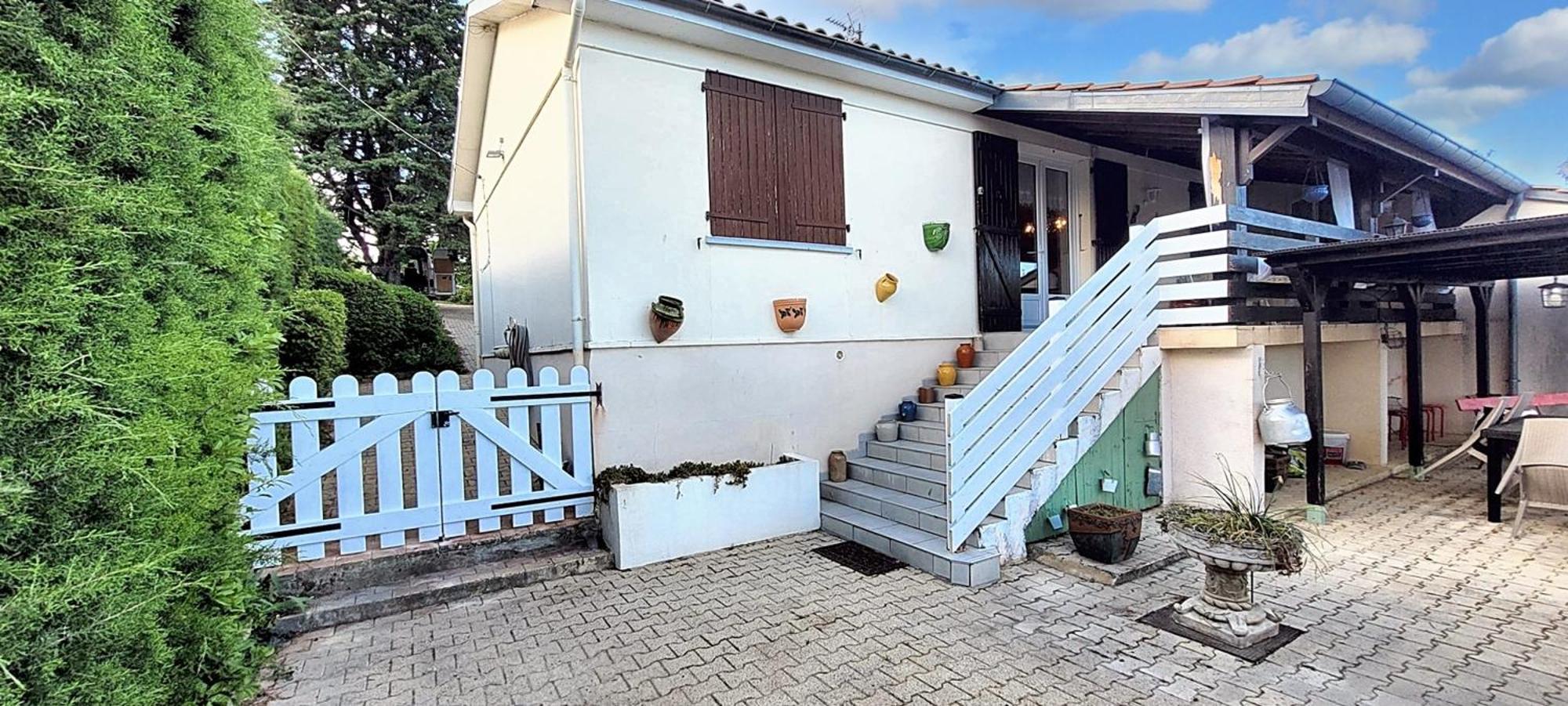 Maison Paisible A Veyras Avec Piscine Privee Et Vue Montagne Esterno foto
